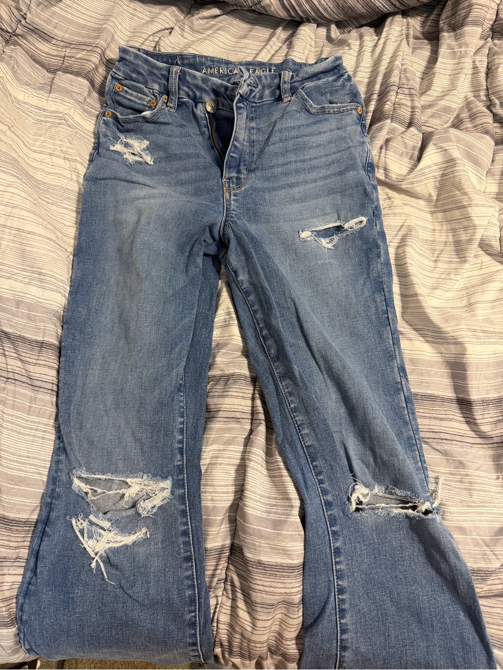 American Eagle Outfitters Women's Light Blue Distressed Bootcut Jeans